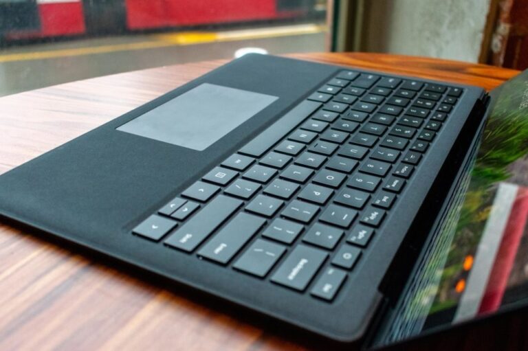 مایکروسافت سرفیس لپتاپ 2  |Microsoft Surface laptop 2 |corei7|16GB ram| 512 GB SSd