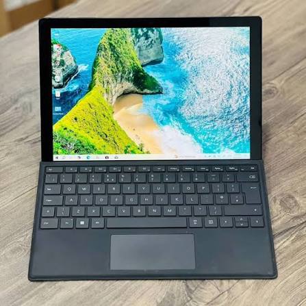 استوک MICROSOFT pro 7 i5-1035G4 8 GB 256GB intel iris 10″ 2k touch silver A++