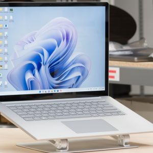MICROSOFT SURFACE LAPTOP 5 - CORE I7-1255U - 16GB DDR5 - 256GB SSDاستوک