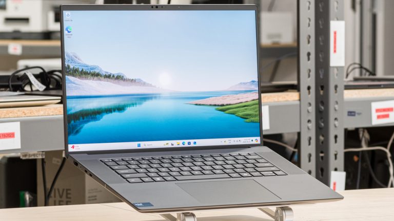 لپ تاپ Dell precision 5690 ULTRA 7 165H 32.0GB 512.0GB استوک