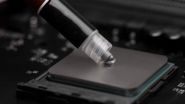 سرویس فن و تعویض خمیر سیلیکون لپ تاپ استوک | سرویس کامل سیستم خنککننده